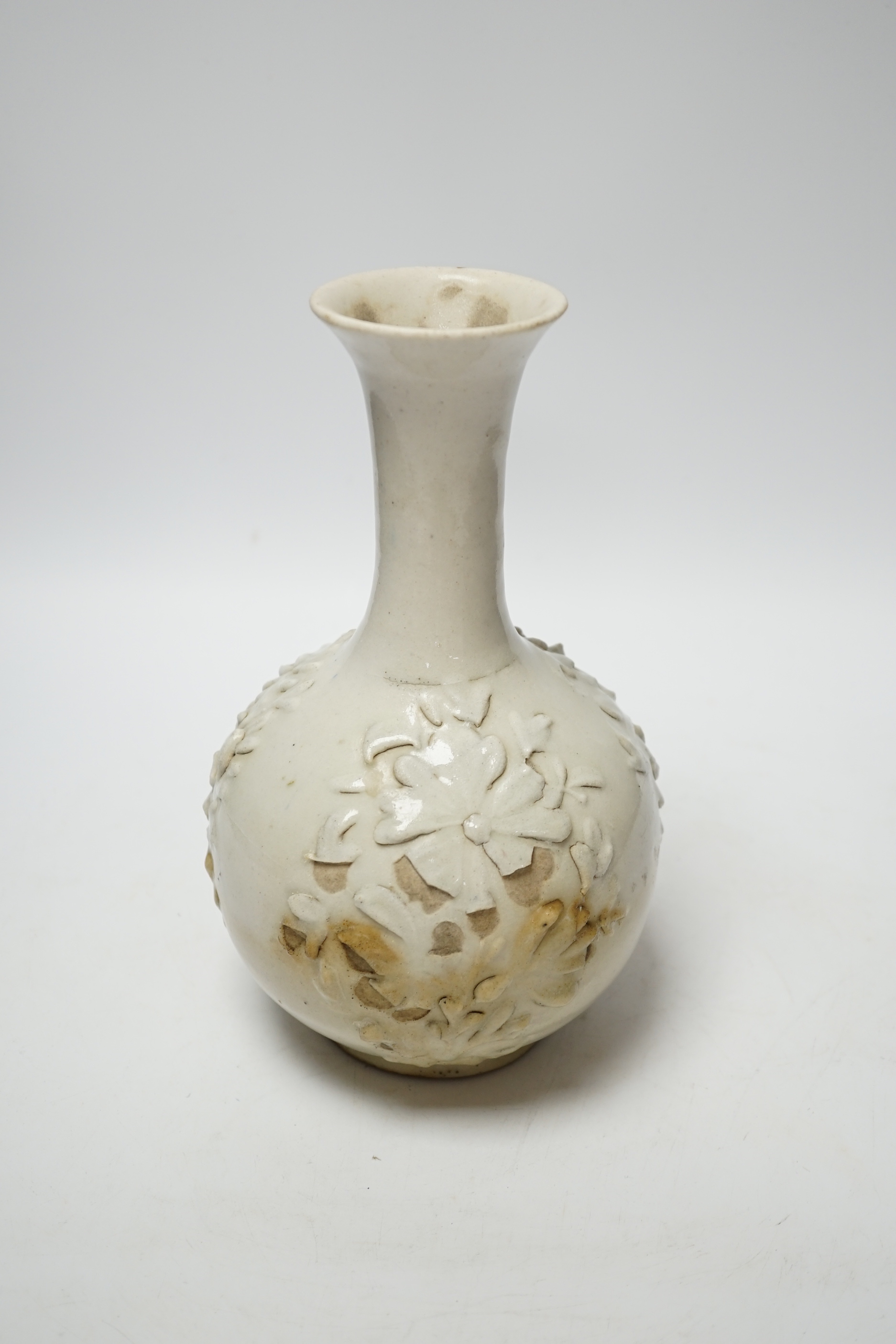 An 18th/19th century Syrian fritware bottle vase, 24.5cm